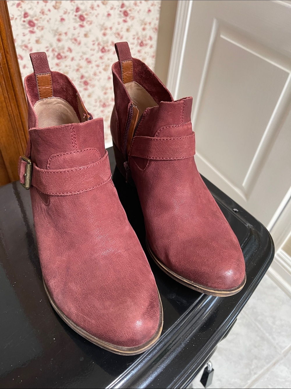 Lucky Brand Women's Suede Ankle Booties - Burgundy